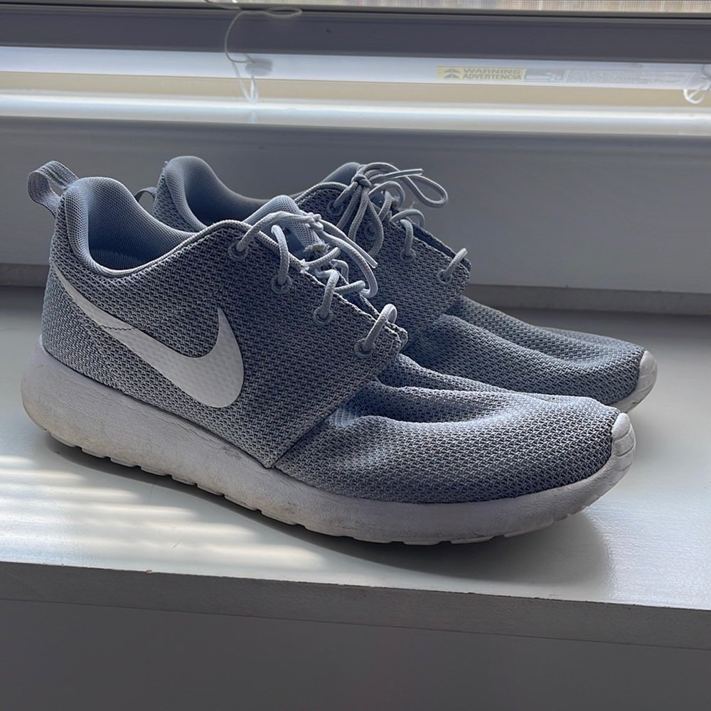 Nike roshe size 10